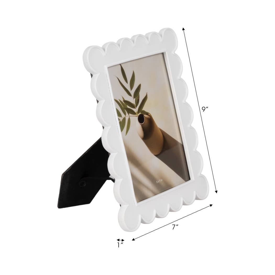 Scallop Edge Photo Frame