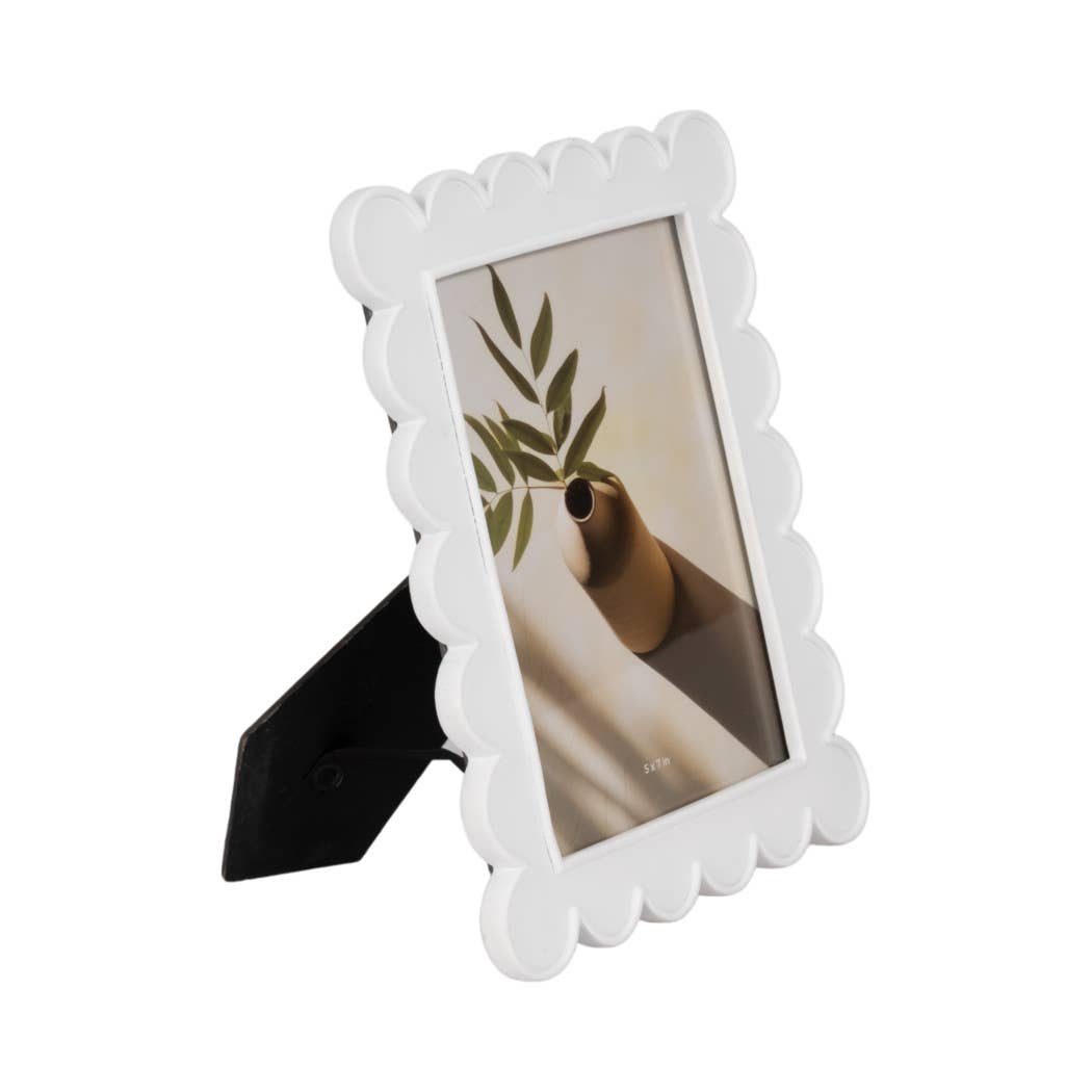 Scallop Edge Photo Frame