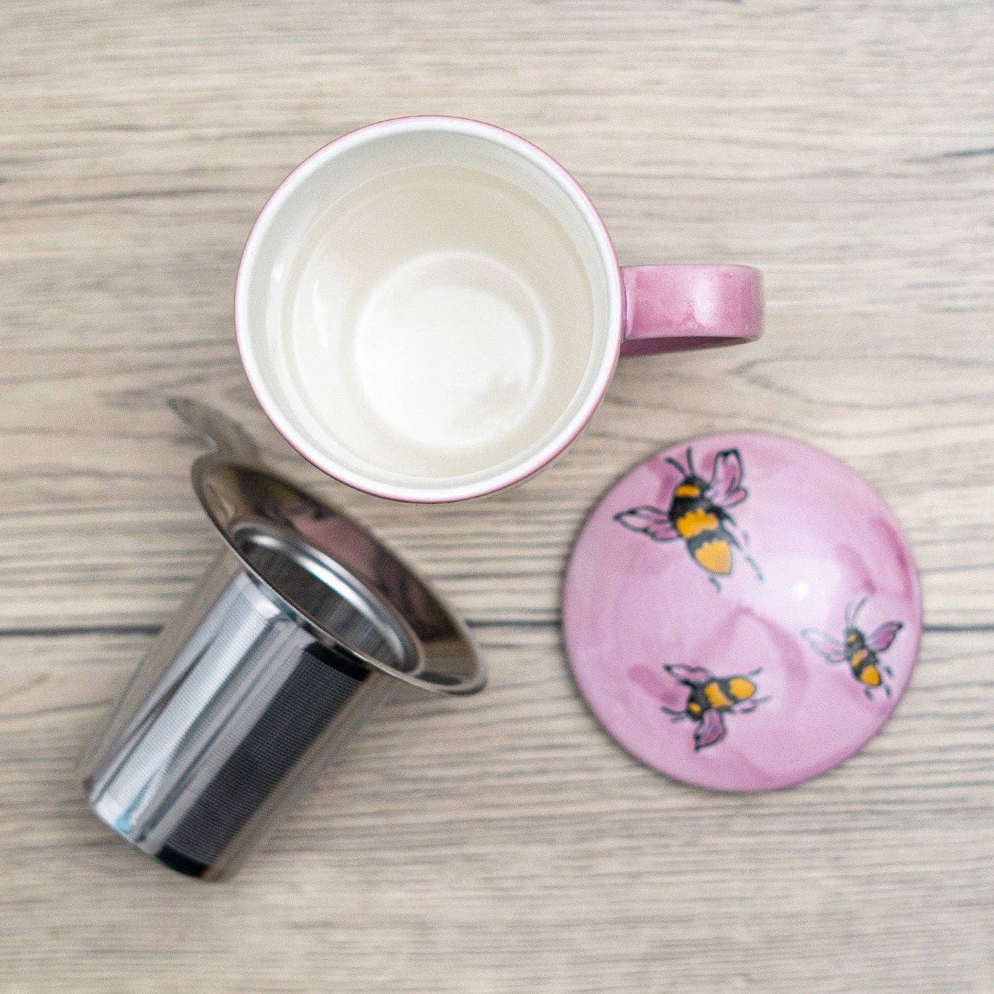 Spring Honeybee Tea Mug with Lid & Infuser – 15oz