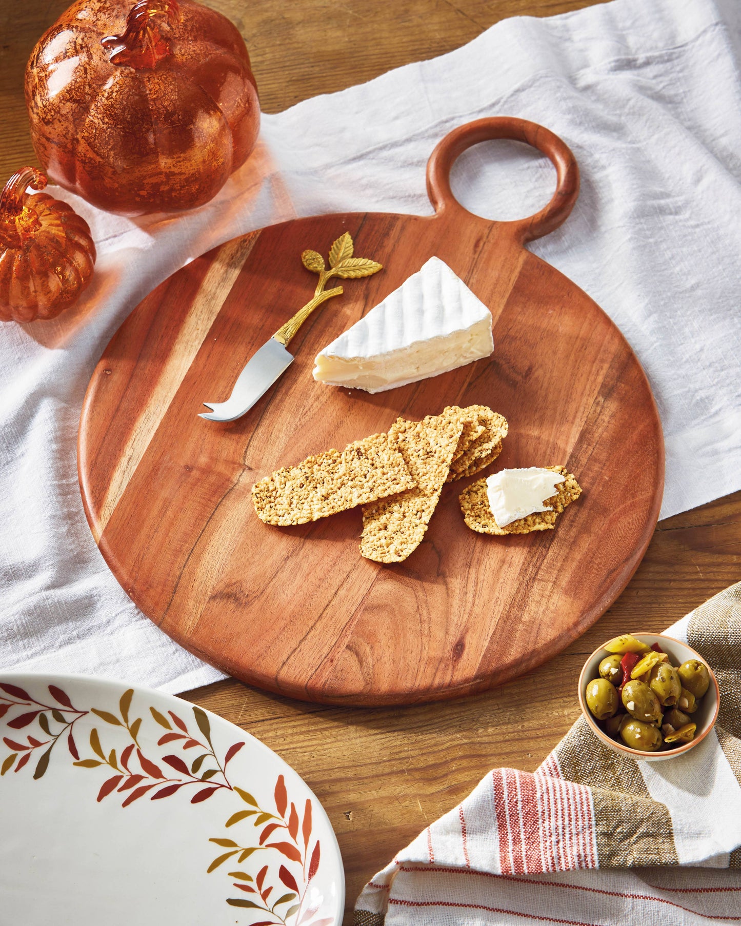 Loop Round Charcuterie Board