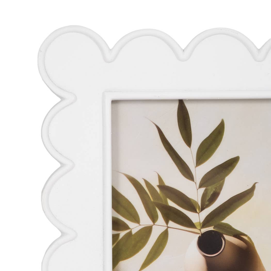 Scalloped Edge Photo Frame - White, 4x6 in.